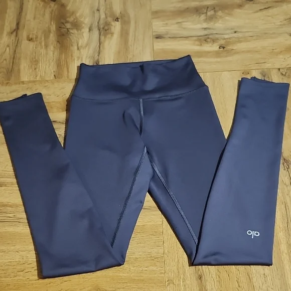 ALO Yoga Charcoal Leggings Size S - Picture 2 of 16